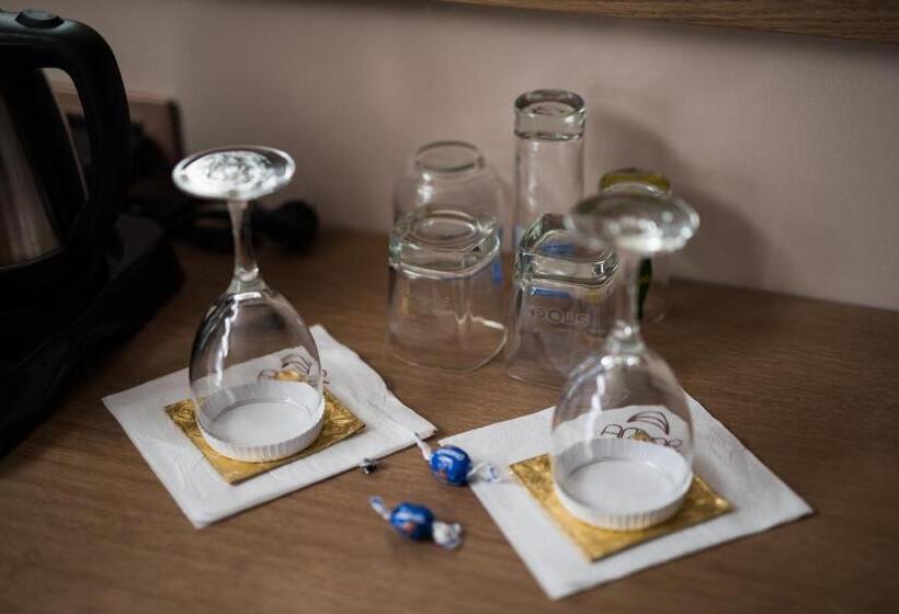 اتاق لوکس, Amor