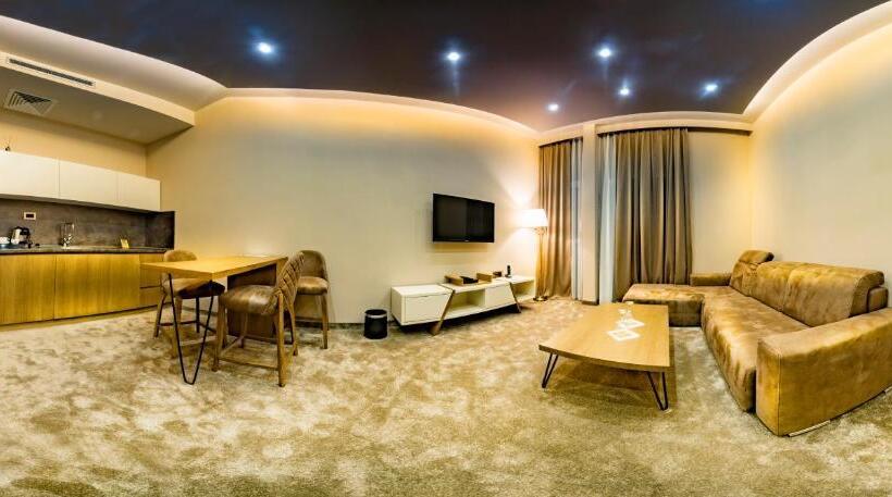 Deluxe Suite King Bed, Amor