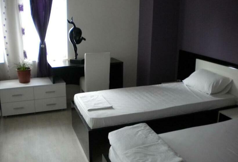 اتاق استاندارد سه نفره, Leder