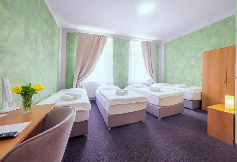 スタンダード４人部屋, Národní Dům Podbořany