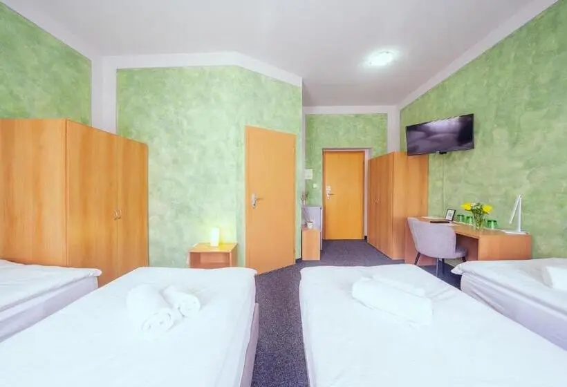 スタンダード４人部屋, Národní Dům Podbořany