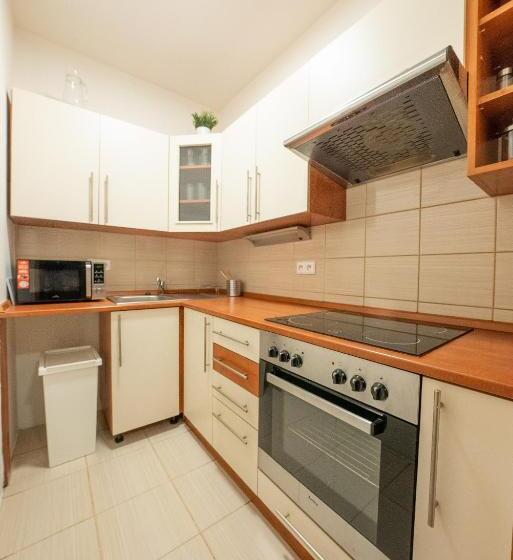 סוויטה, Národní Dům Podbořany