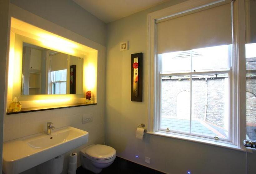 스위트 킹사이즈 침대, The Merchant House