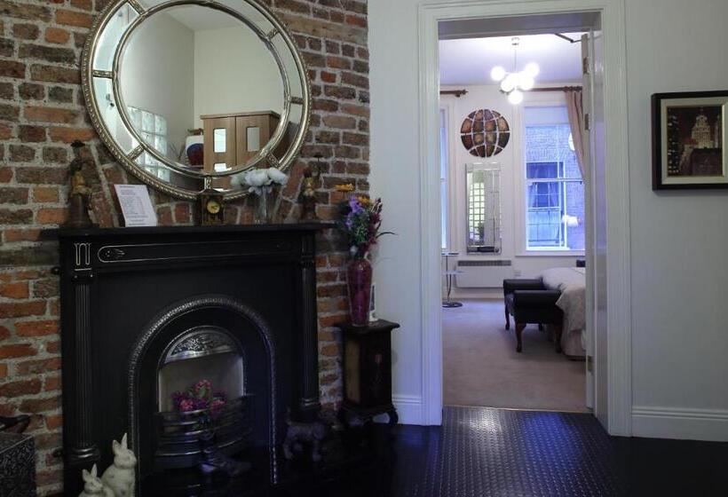 스위트 킹사이즈 침대, The Merchant House