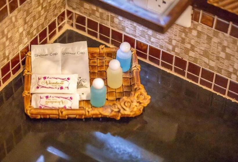 جناح مطلّ علي حمام السباحة, Ayodhaya Palace Beach Resort   Sha Plus Certified