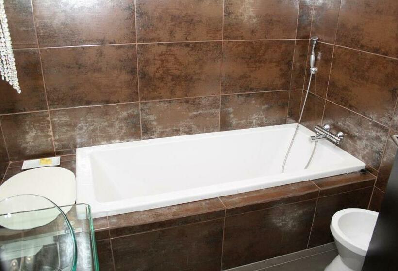 חדר סטנדרט, Acg