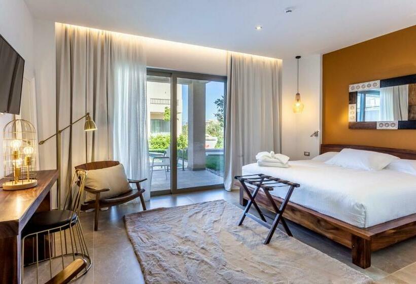 プール付きジュニアスイート, Elysian Luxury Hotel And Spa