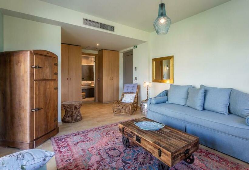 Люкс с Бассейном, Elysian Luxury Hotel And Spa