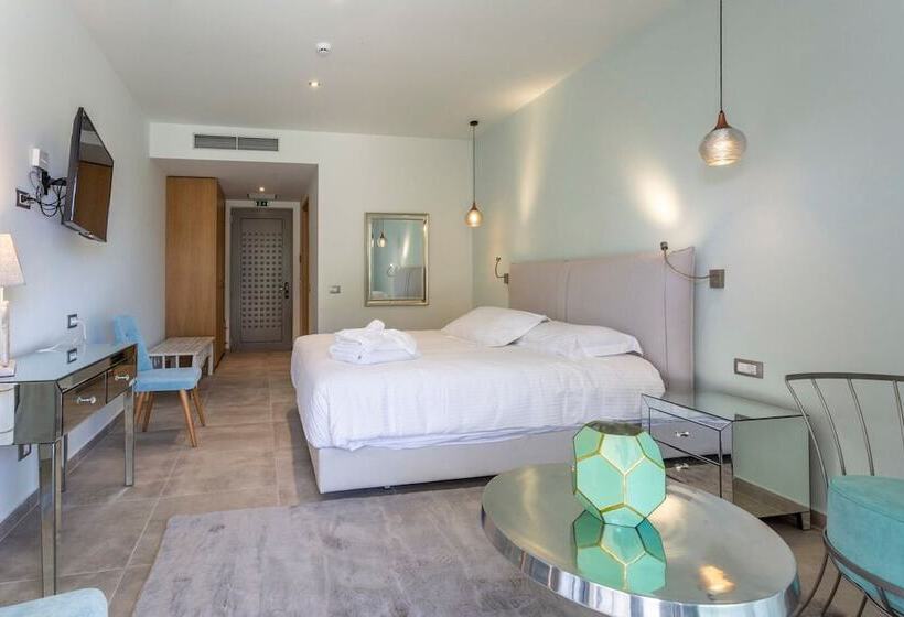 プール付きジュニアスイート, Elysian Luxury Hotel And Spa