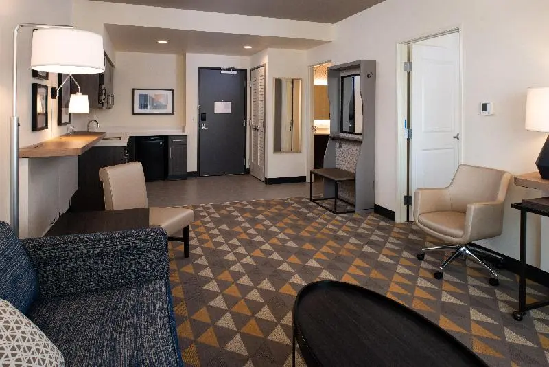 キングサイズベッドのスイートルーム, Holiday Inn & Suites   Idaho Falls, An Ihg