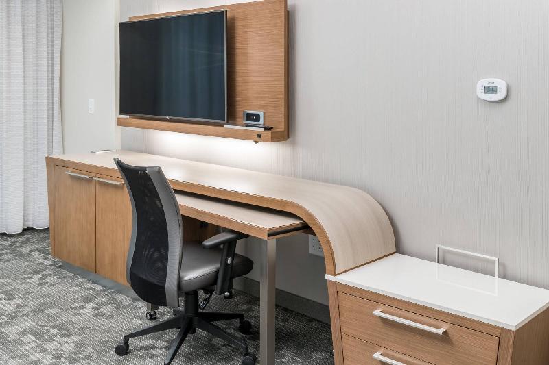 스탠다드 룸 킹사이즈 침대, Courtyard By Marriott Hilton Head Island