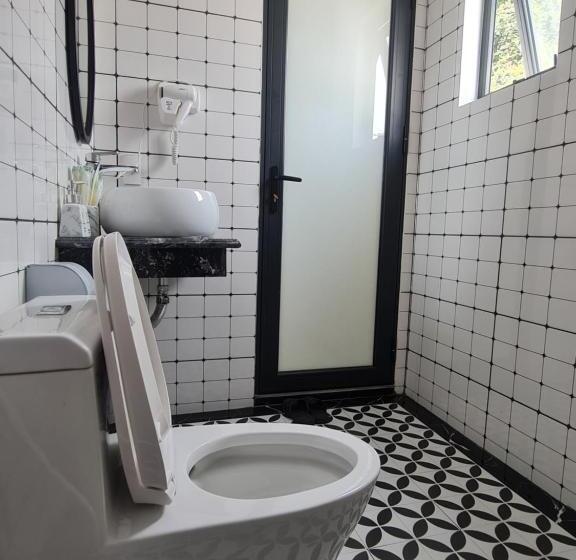 اتاق خانوادگی با چشمانداز کوه, đại Thủy