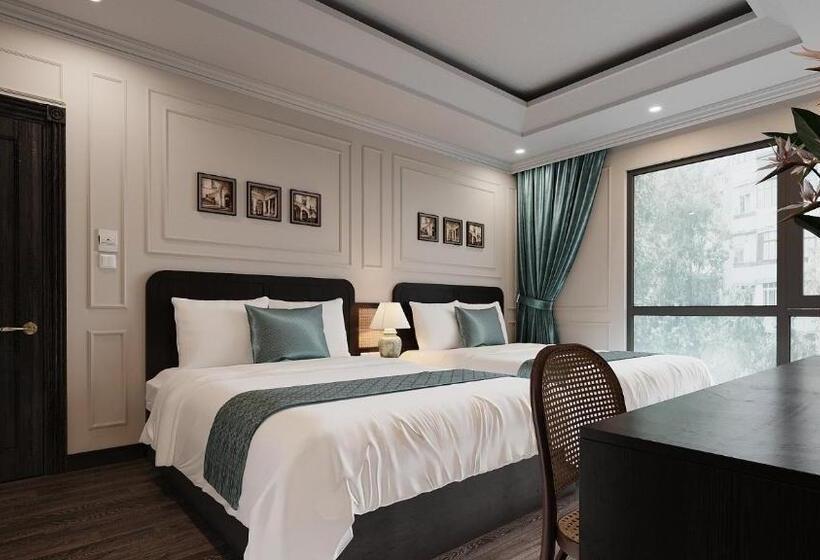 اتاق خانوادگی با چشمانداز کوه, đại Thủy