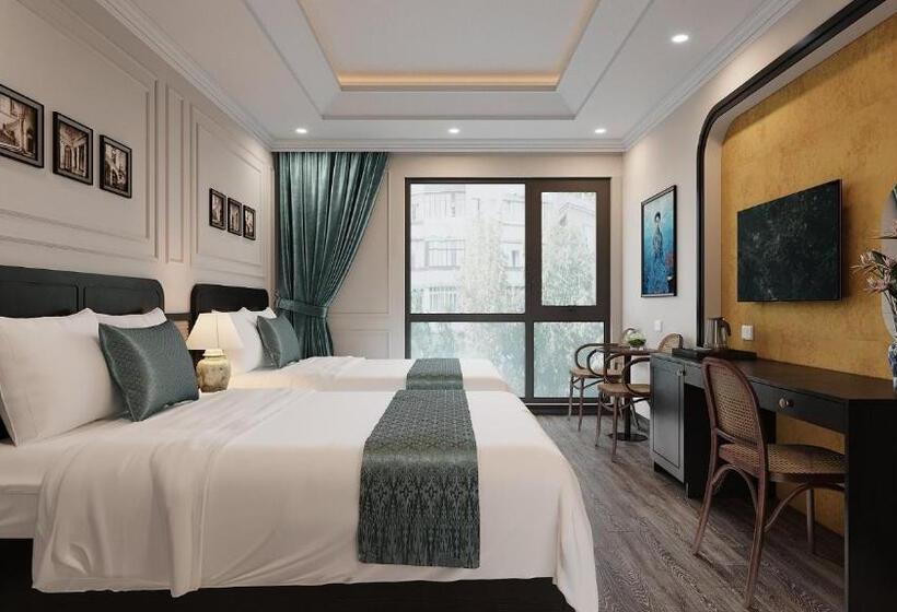 اتاق خانوادگی با چشمانداز کوه, đại Thủy