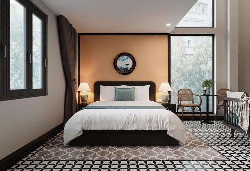 سوئیت جونیور با چشمانداز کوهستان, đại Thủy