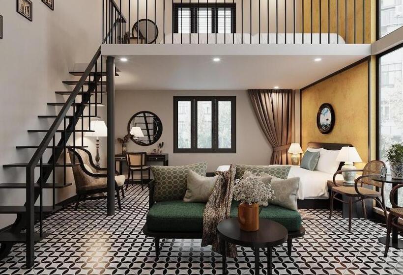 سوئیت جونیور با چشمانداز کوهستان, đại Thủy