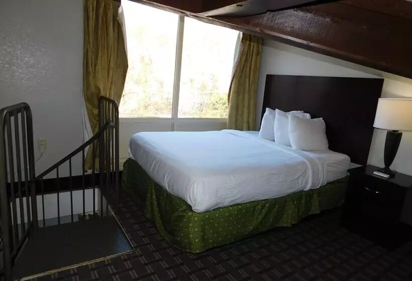 スイート, Days Inn & Suites By Wyndham Downtown Gatlinburg Parkway