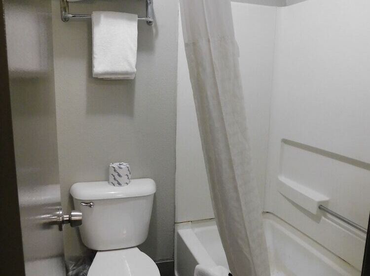 디럭스 룸, Days Inn & Suites By Wyndham Downtown Gatlinburg Parkway