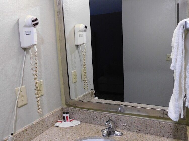 디럭스 룸, Days Inn & Suites By Wyndham Downtown Gatlinburg Parkway