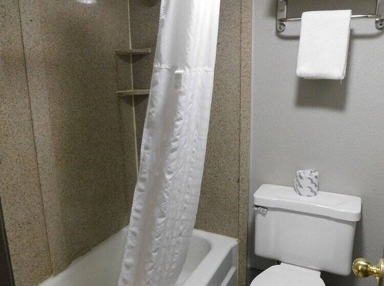 스위트, Days Inn & Suites By Wyndham Downtown Gatlinburg Parkway