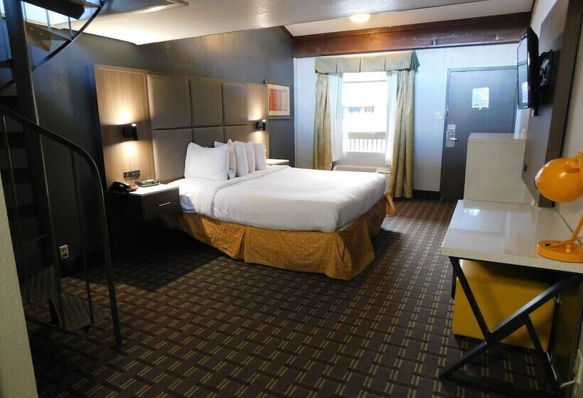 스위트, Days Inn & Suites By Wyndham Downtown Gatlinburg Parkway