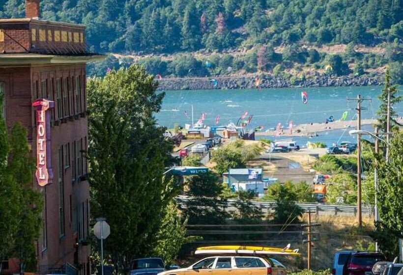 جناح, Hood River