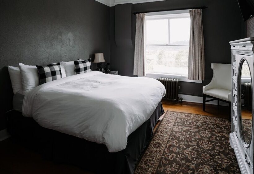 جناح, Hood River