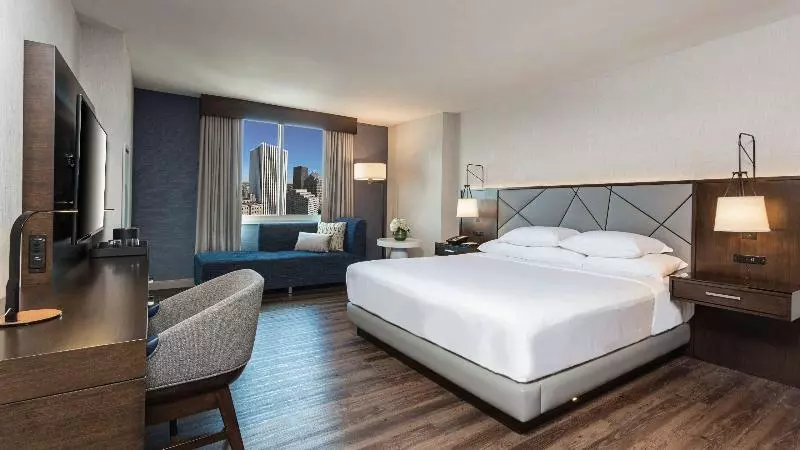 キングサイズベッドのスタンダードルーム, Hyatt Regency Rochester