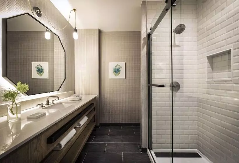 سوئیت برای معلولان, Kimpton Hotel Monaco Denver, An Ihg