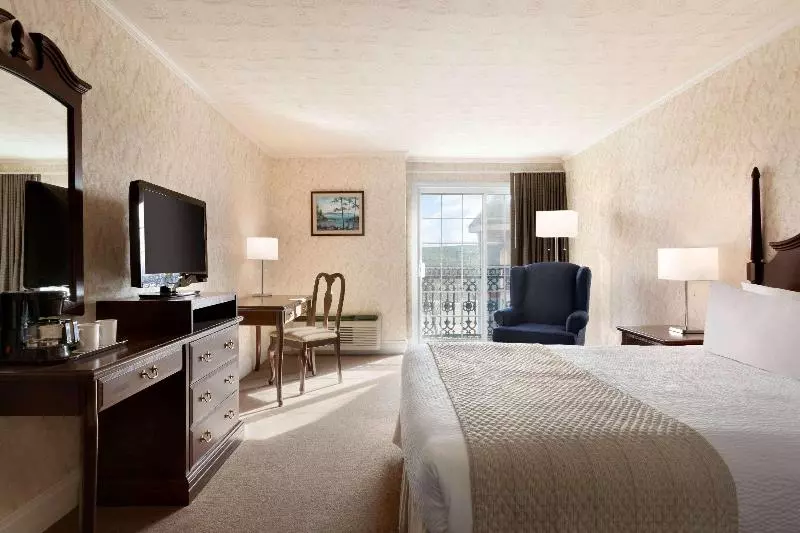 سوئیت اجرایی با تخت کینگ, Kimpton Hotel Monaco Denver, An Ihg