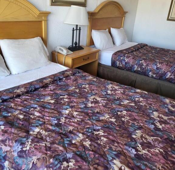 غرفه قياسيه سريرين مزدوجين, Rodeway Inn