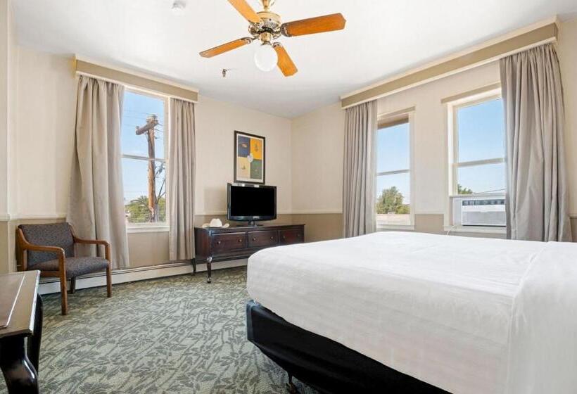 غرفة قياسية سرير كينج, St. Michael