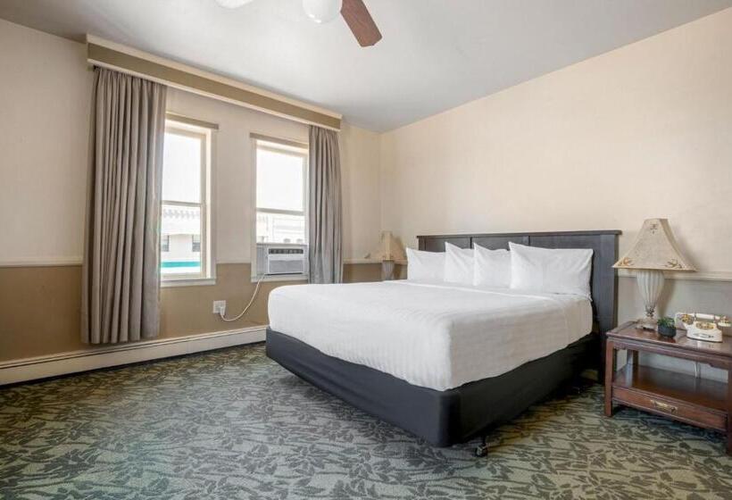 غرفة قياسية سرير كينج, St. Michael