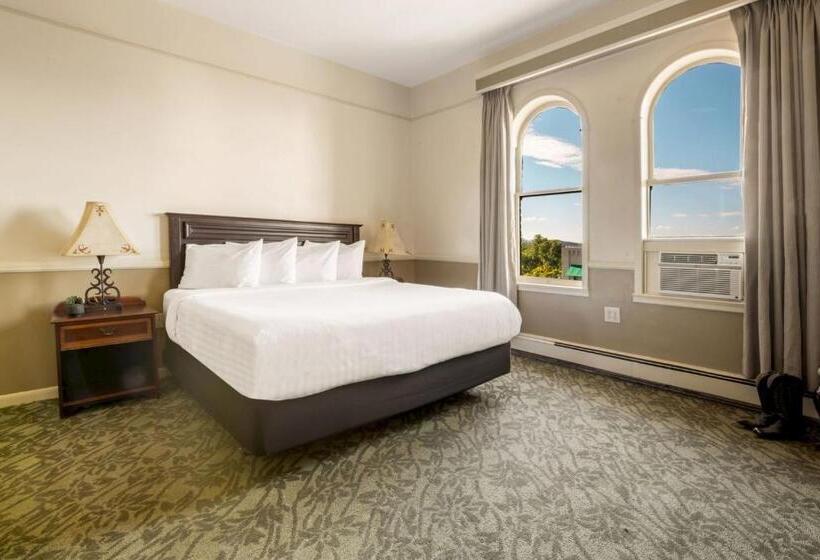 غرفة قياسية سرير كينج, St. Michael