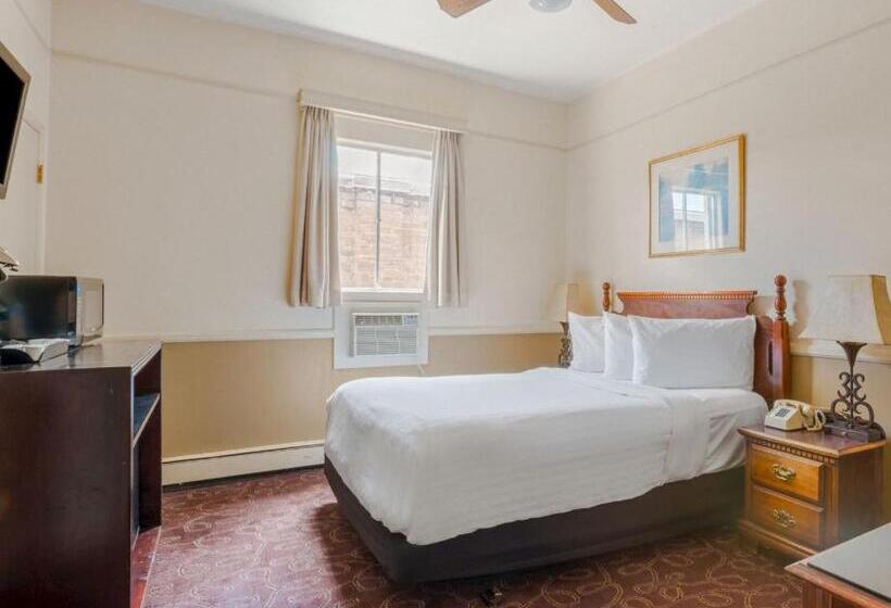 إستديو عائلى, St. Michael