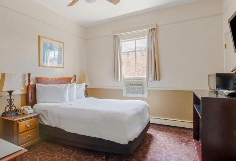 إستديو عائلى, St. Michael