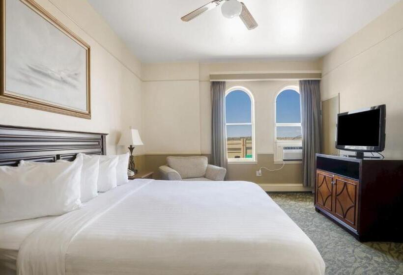 جناح, St. Michael