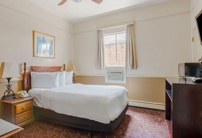 إستديو عائلى, St. Michael