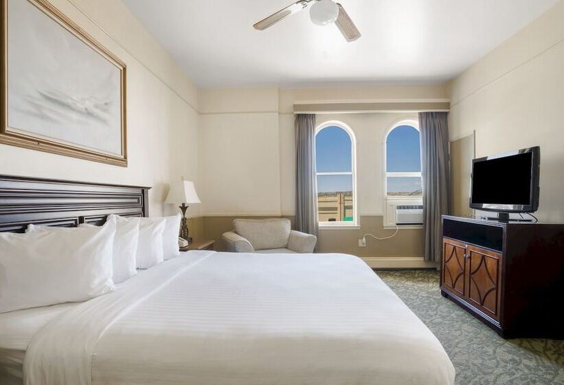 جناح, St. Michael