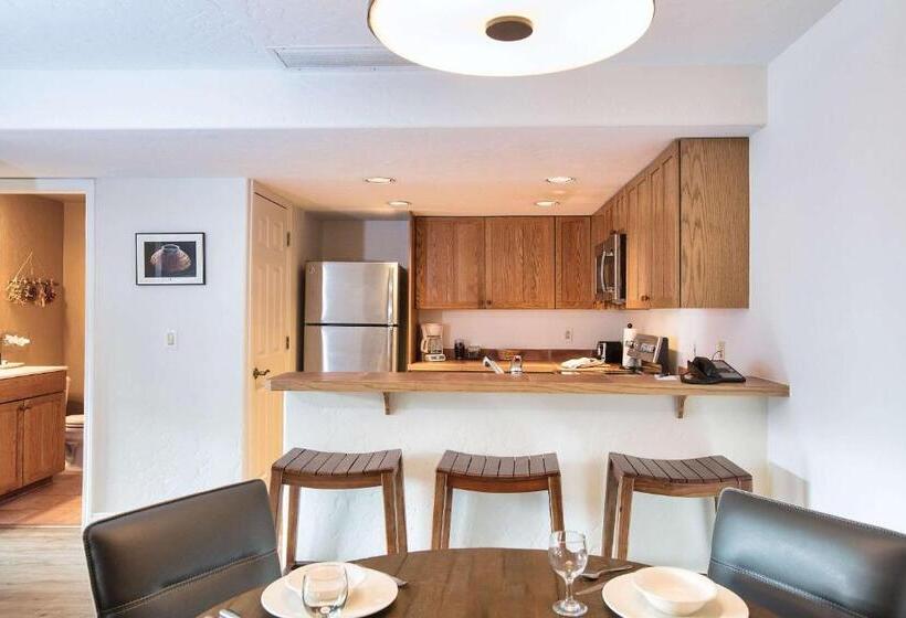 סוויטה נוף להרים, The Inn At Riverwalk