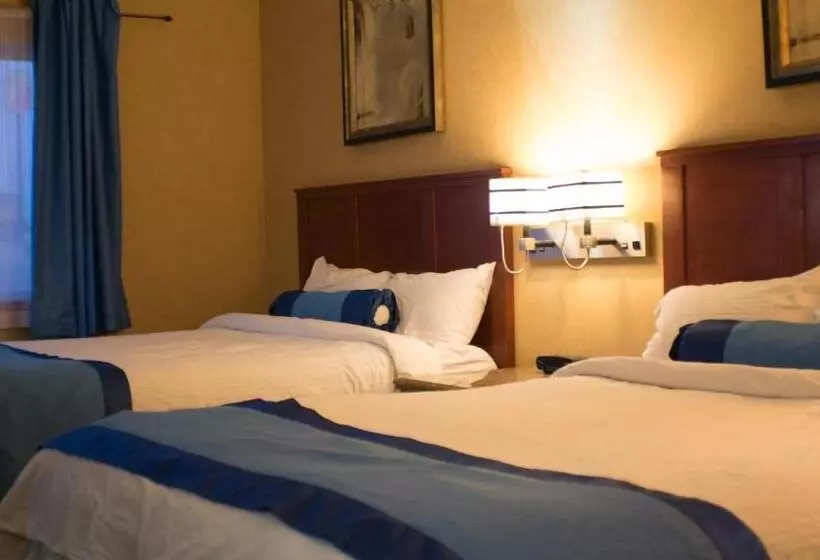 ２ダブルベッドのスタンダードルーム, Rodeway Inn & Suites