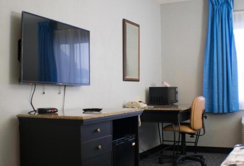 غرفة قياسية داخلية, Rodeway Inn & Suites