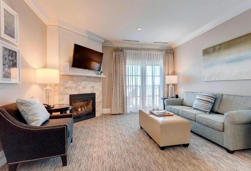 إستوديو قياسى سرير ملكى, Inn At Bay Harbor, Autograph Collection