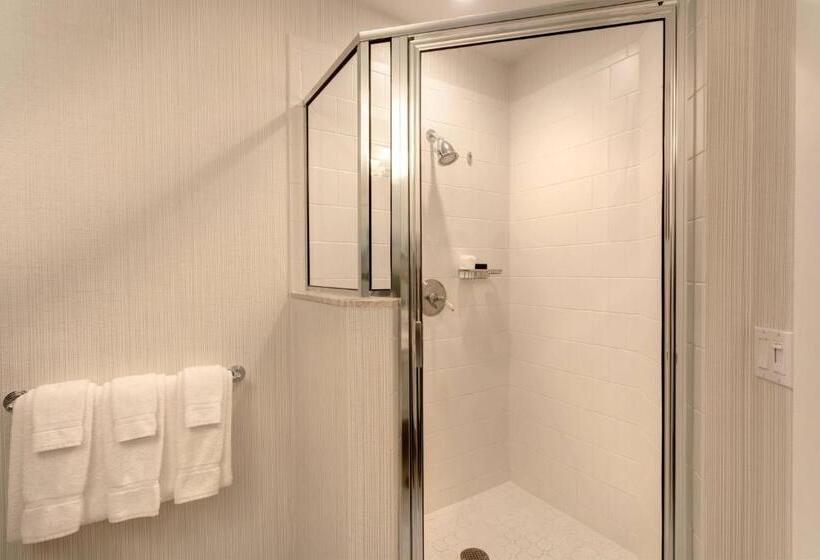 جناح جونيور سرير كينج, Inn At Bay Harbor, Autograph Collection