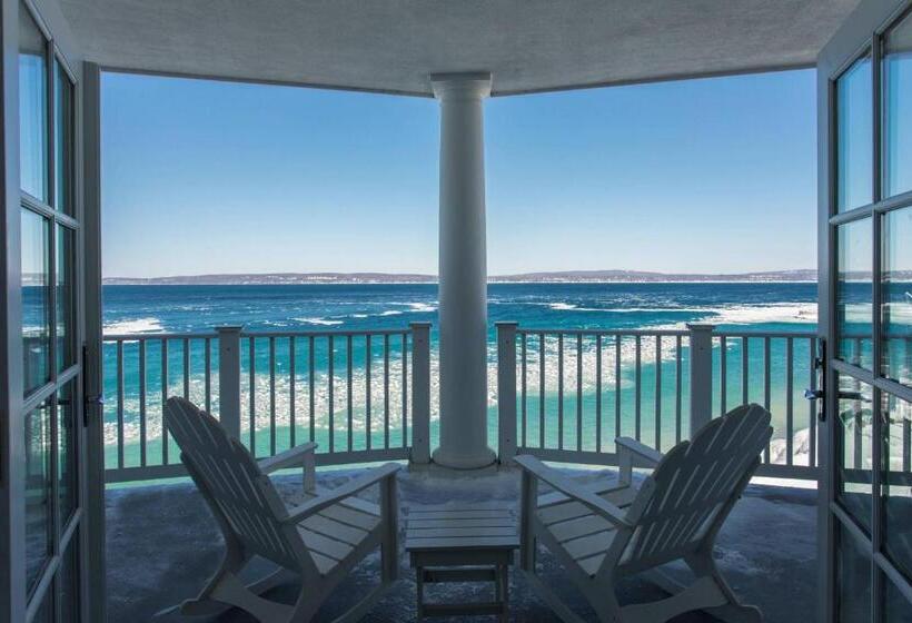 إستوديو قياسى سرير ملكى, Inn At Bay Harbor, Autograph Collection