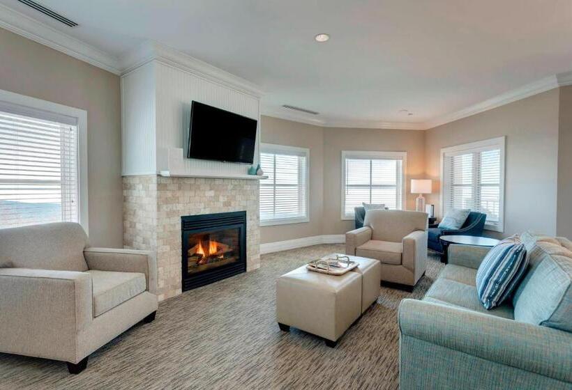 إستوديو قياسى سرير ملكى, Inn At Bay Harbor, Autograph Collection