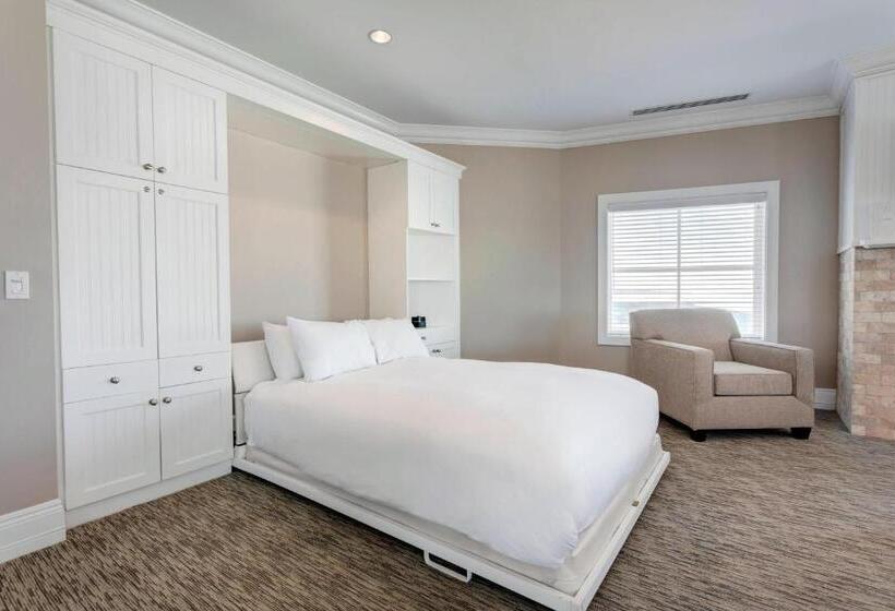 إستوديو قياسى سرير ملكى, Inn At Bay Harbor, Autograph Collection