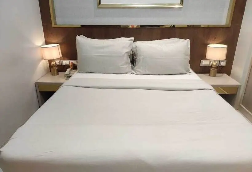 اتاق لوکس, Sheetal Residency
