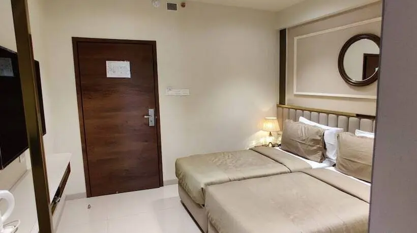اتاق لوکس, Sheetal Residency