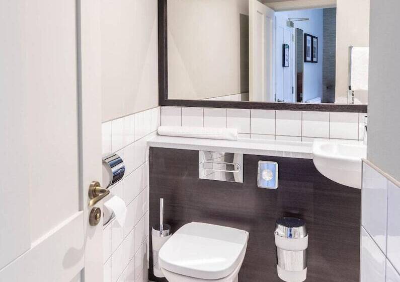 Номер Deluxe, Blackfriars